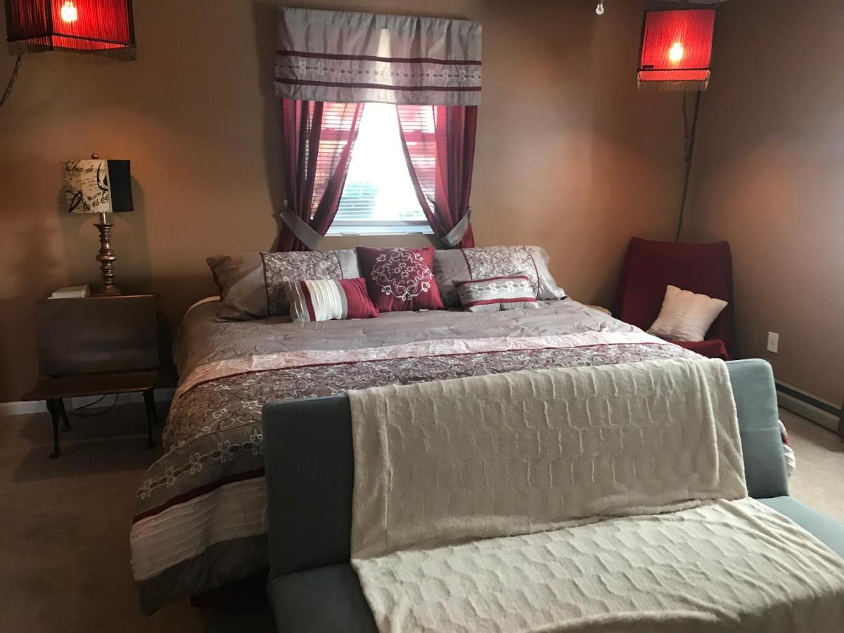 リッチモンド Lakeshore Retreat Bed & Breakfast エクステリア 写真