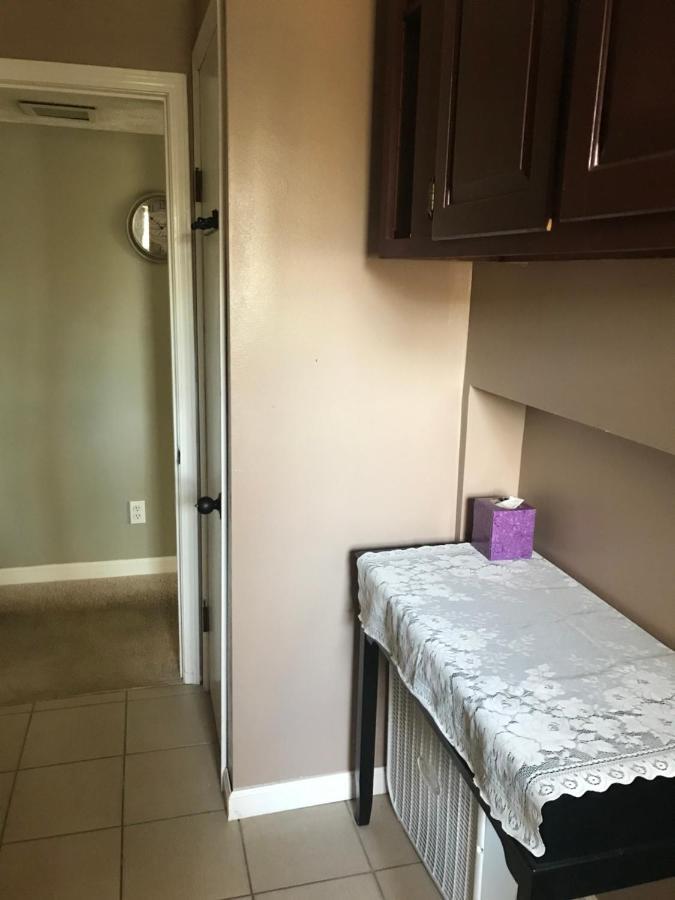 リッチモンド Lakeshore Retreat Bed & Breakfast エクステリア 写真