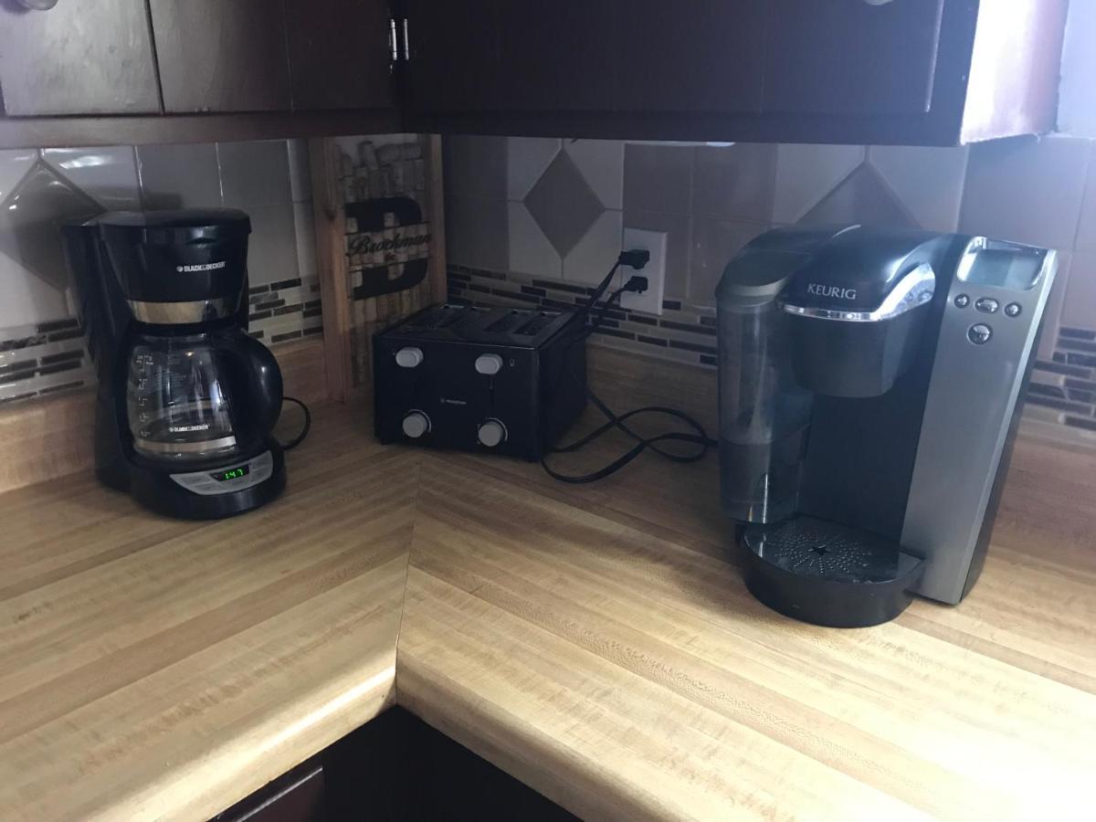 リッチモンド Lakeshore Retreat Bed & Breakfast エクステリア 写真